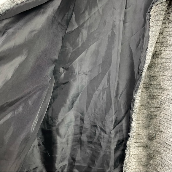 NEW DIRECTIONS Faux Fur SOFT Jacket Top Size PM - Picture 6 of 10